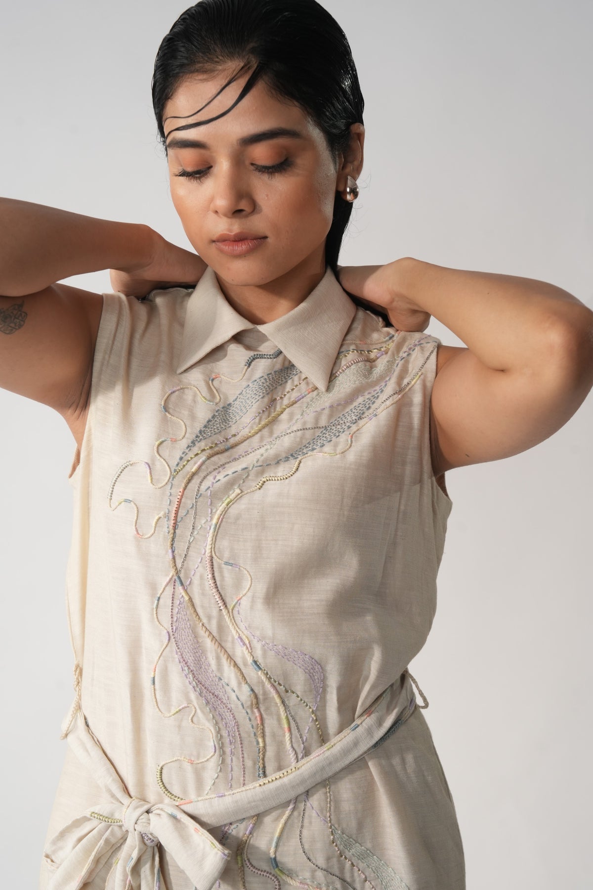 Sleeveless Keyhole Top – Harvest - Beige