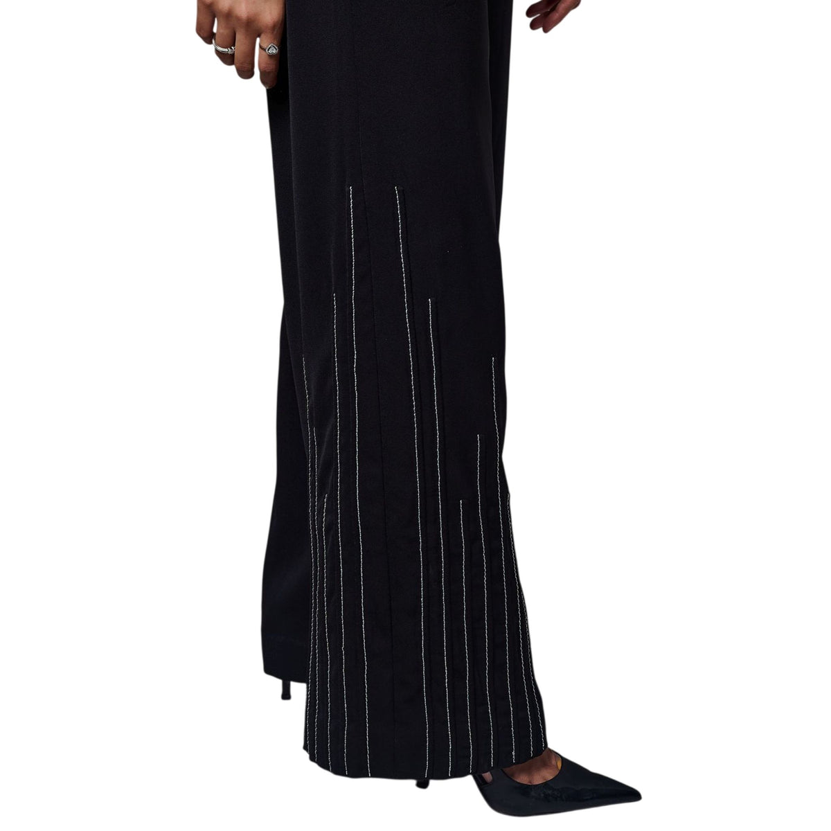 Line Embroidered Wide-Leg Trousers – Flow - Black