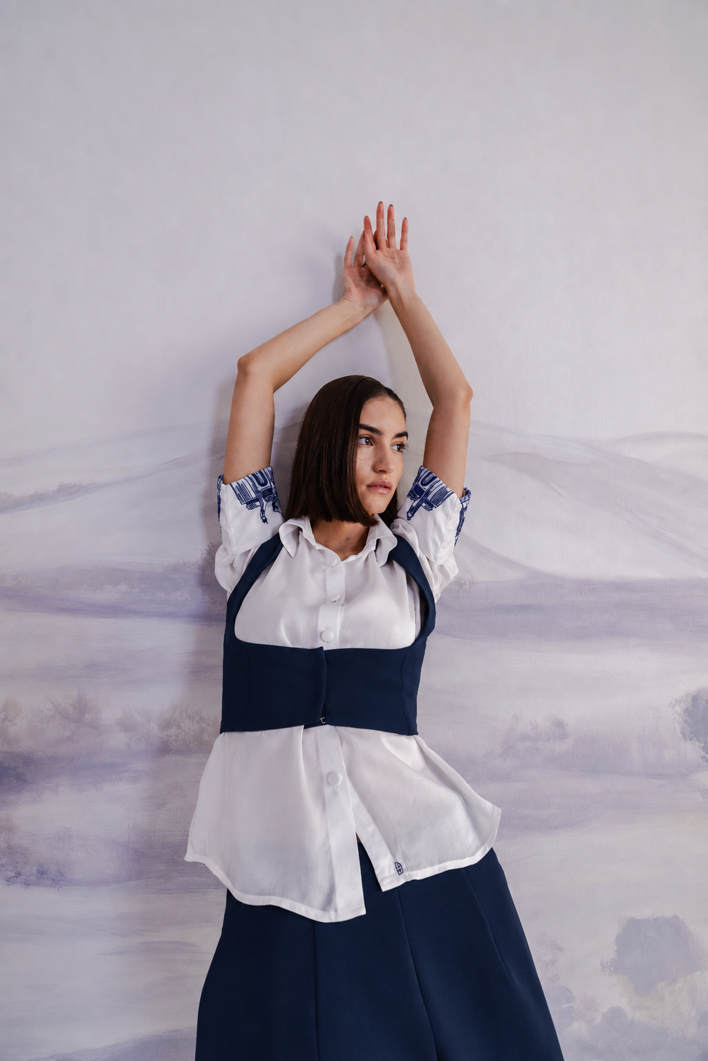 Cropped Hook Front Vest – Latin - Poseidon Navy