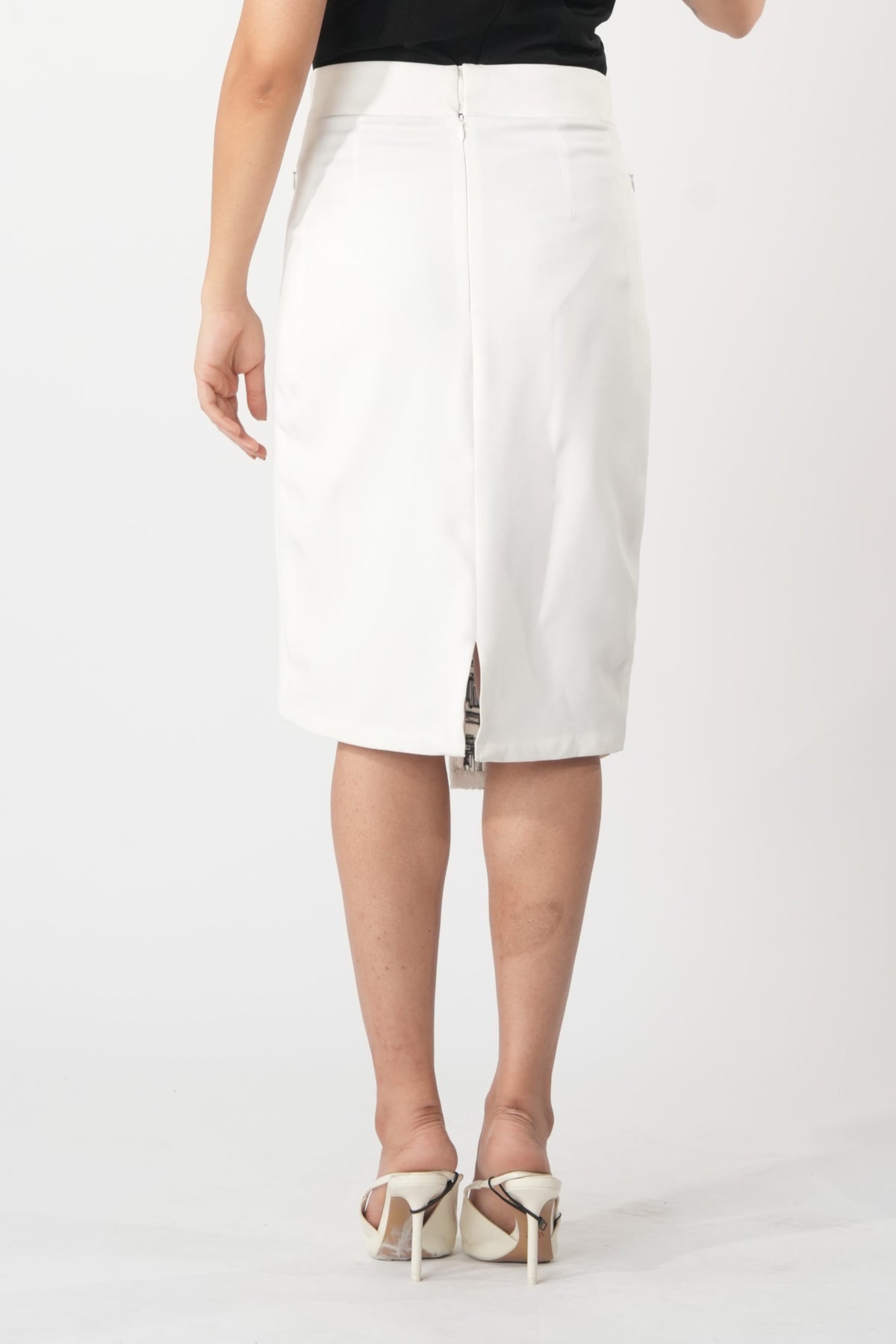 Asymmetric Embroidered Hem Skirt – Imperial - White