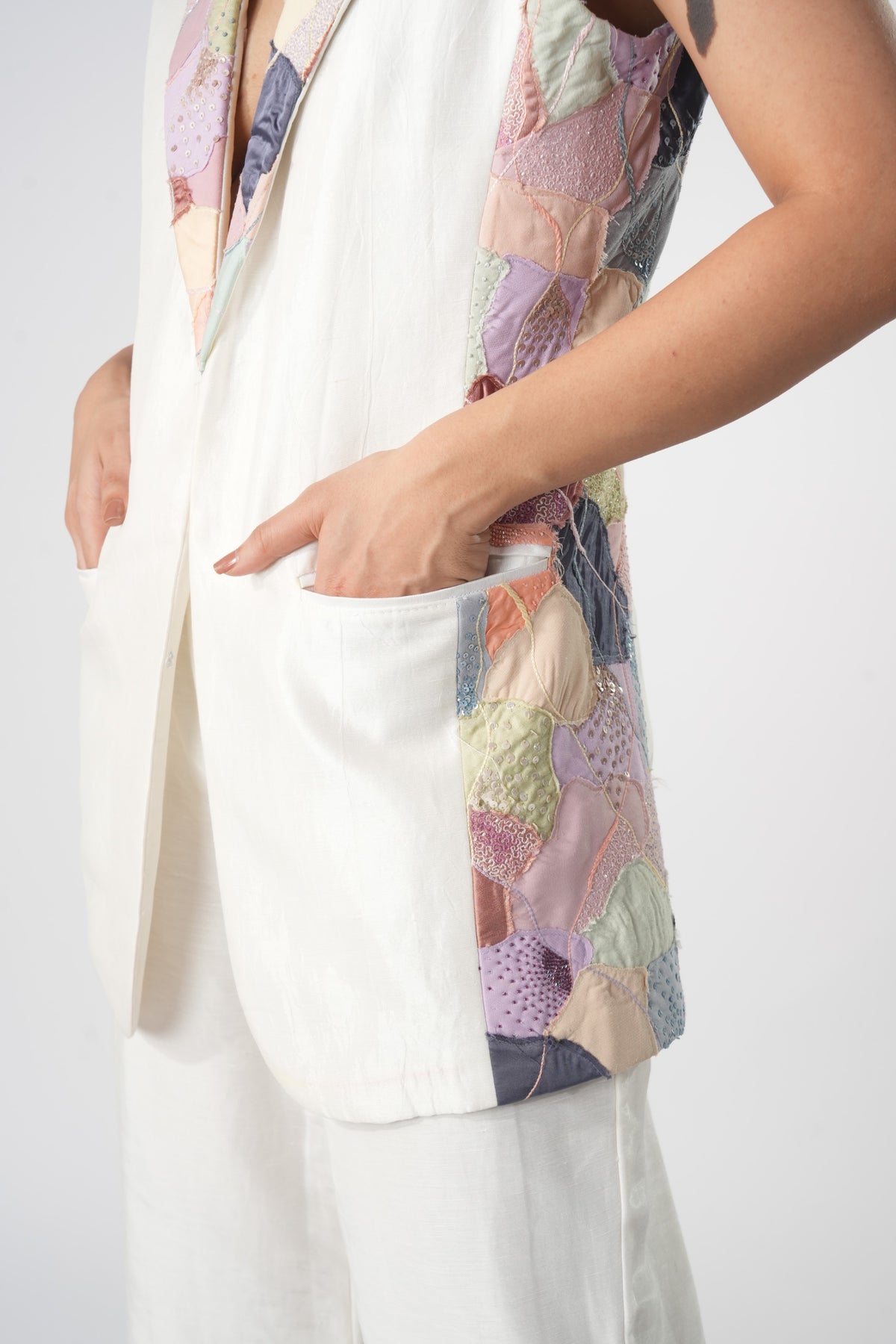 Sleeveless Patchwork Longline Blazer – Mosaic - White