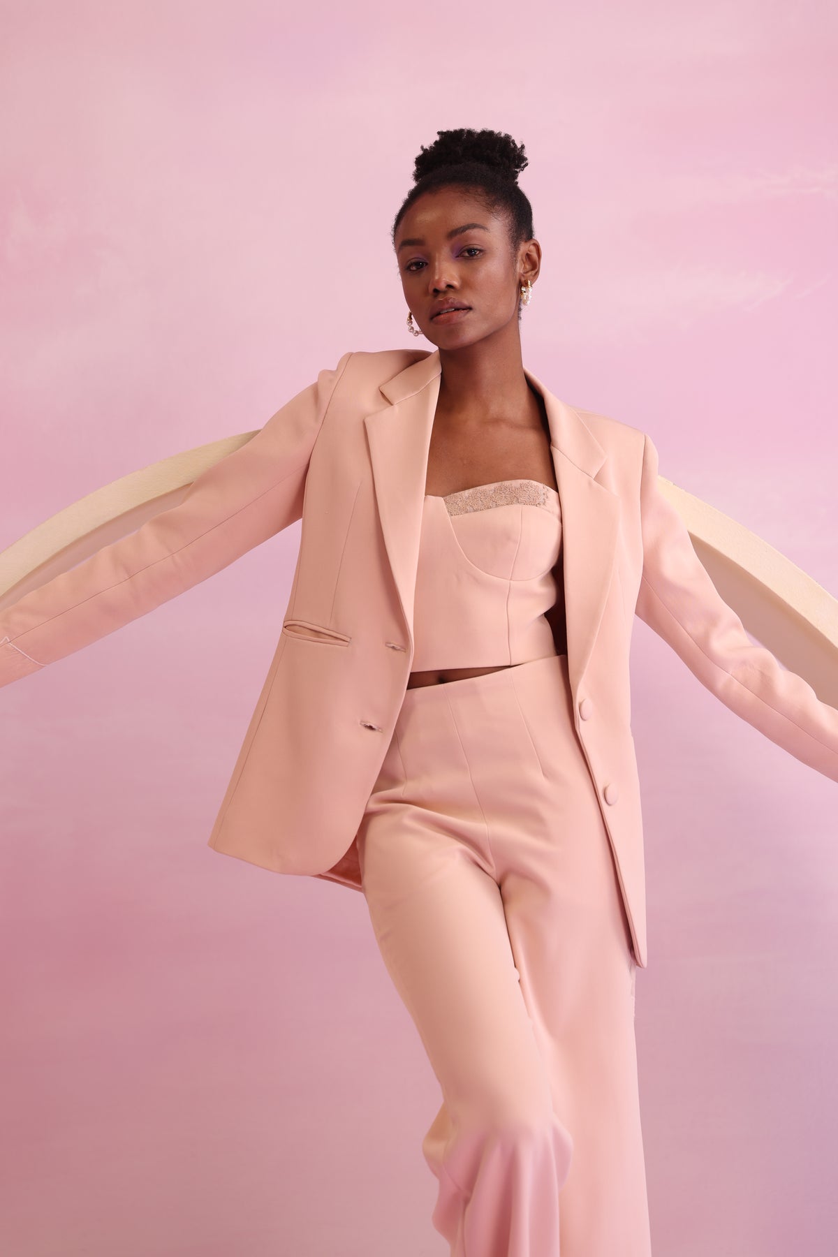 Single-Breasted Embroidered Blazer – Arboreal Elegance - Peach
