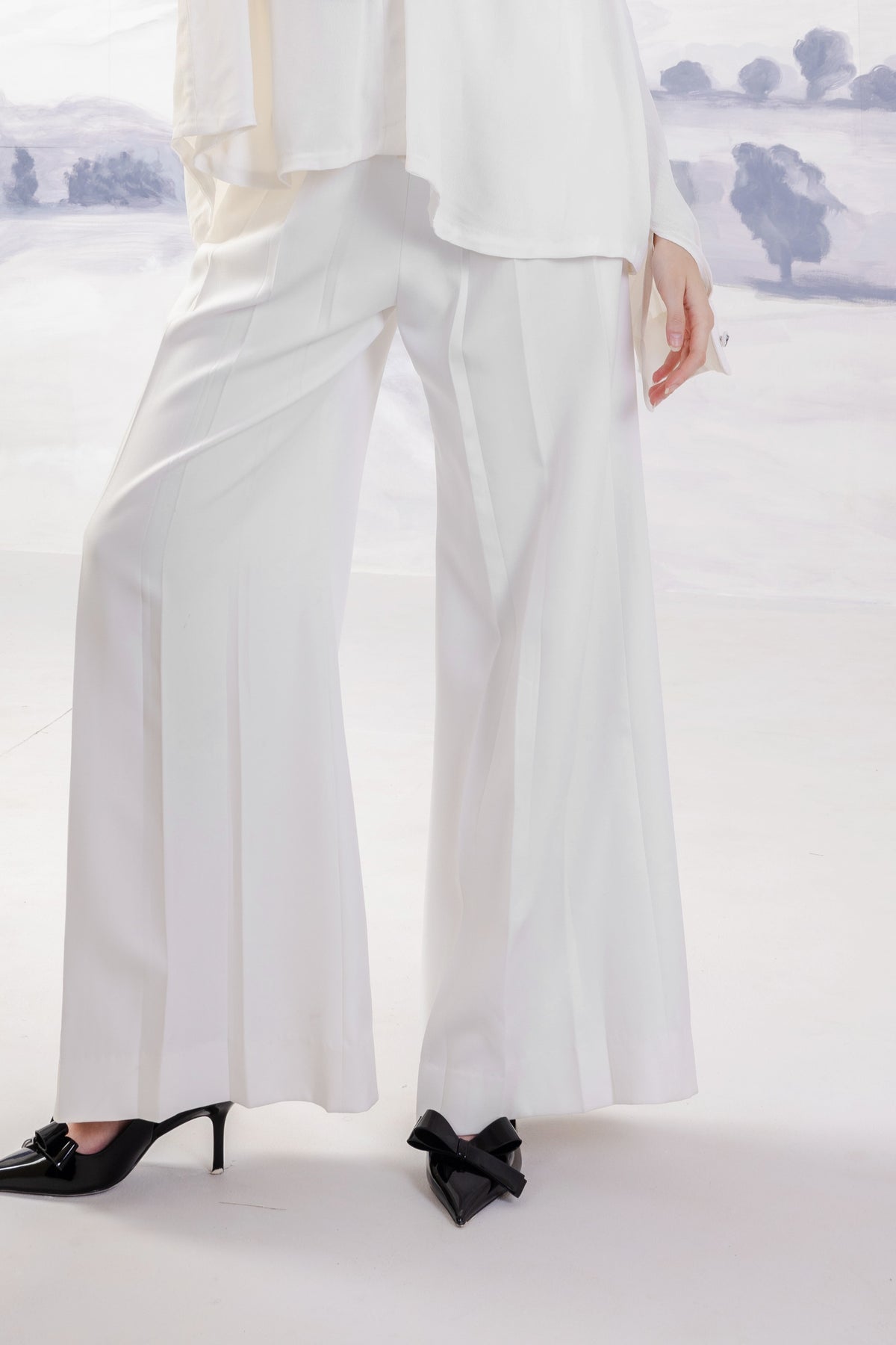 Pleated Trousers – Regal - White