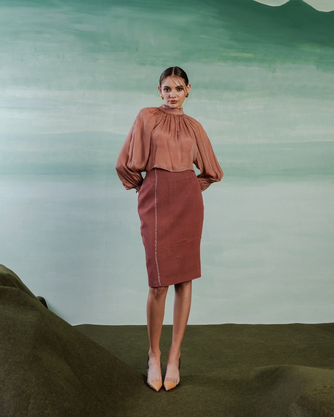 Aurelia Eleganza Embroidered Slit Skirt