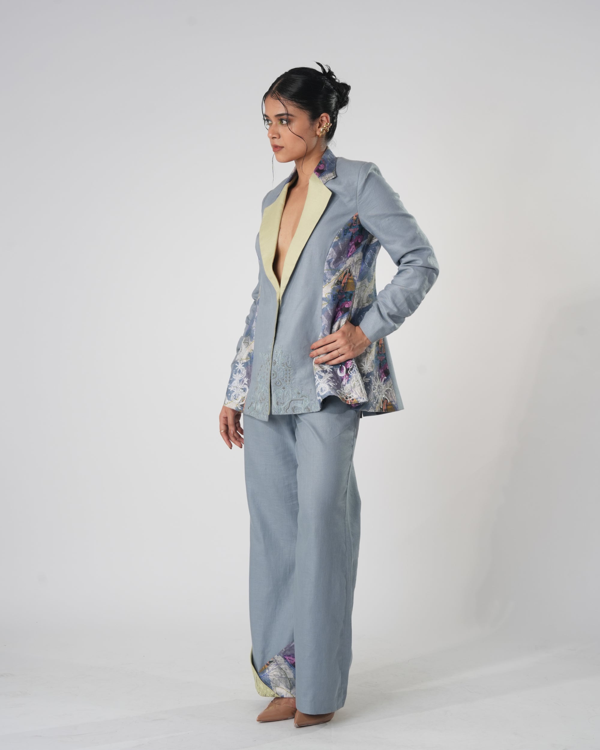 Crestail Blazer