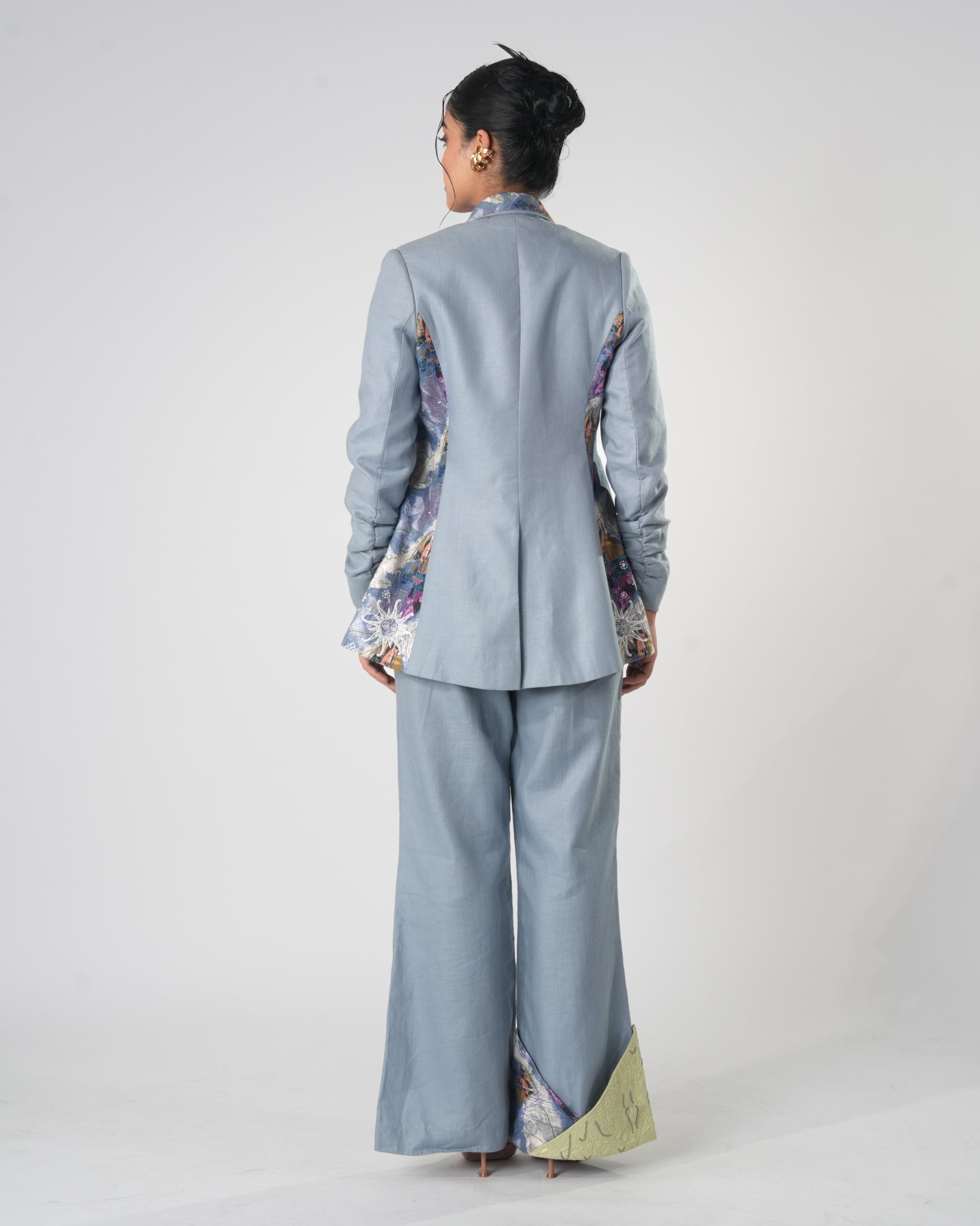 Crestail Blazer