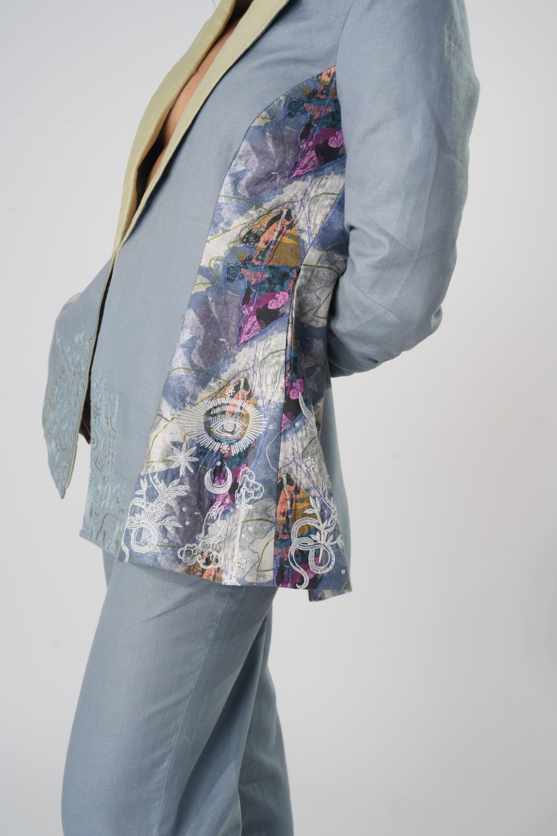 Crestail Blazer