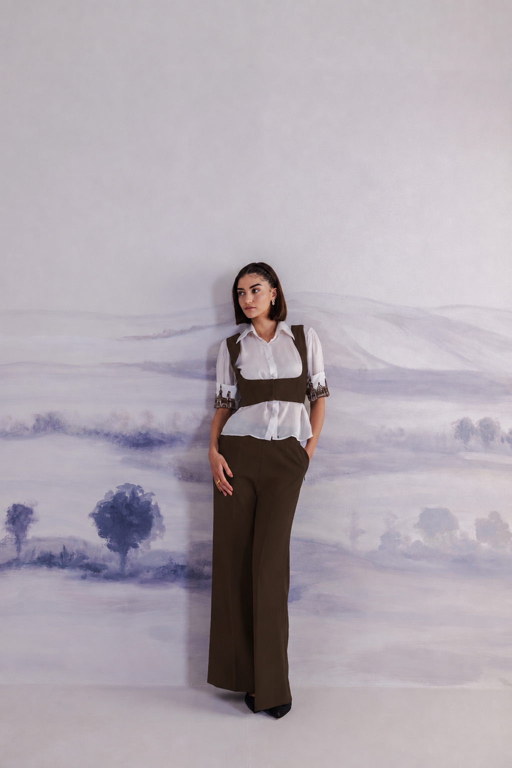 Cropped Hook Front Vest – Latin - Deep Brown