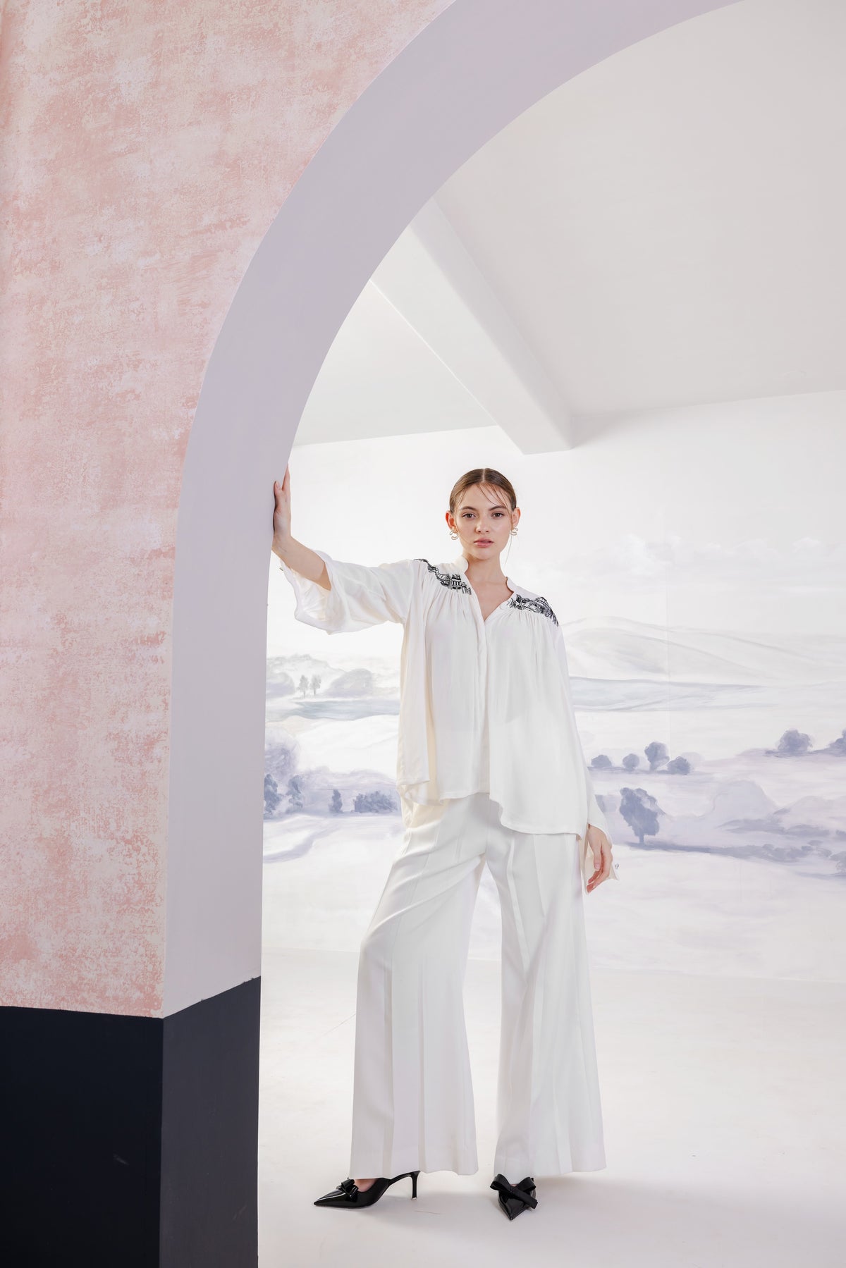Pleated Trousers – Regal - White