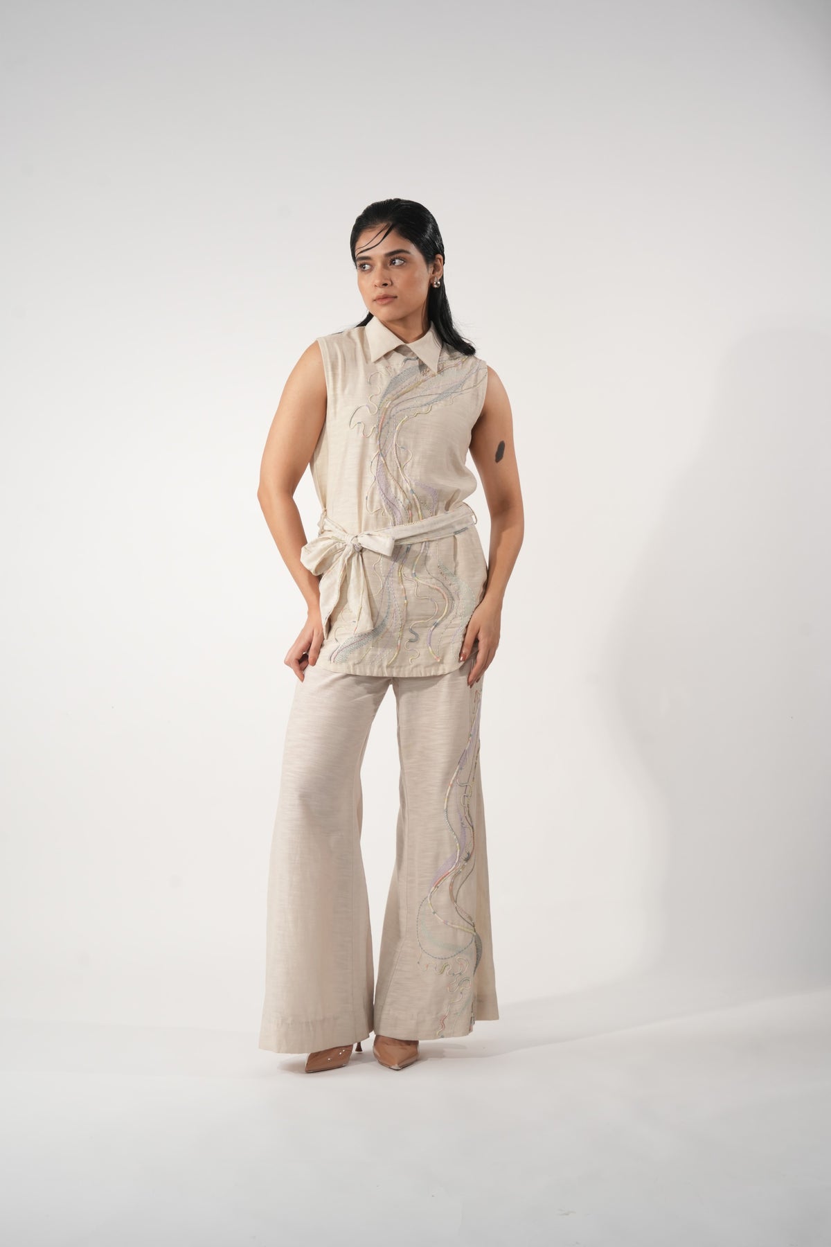 Sleeveless Keyhole Top – Harvest - Beige