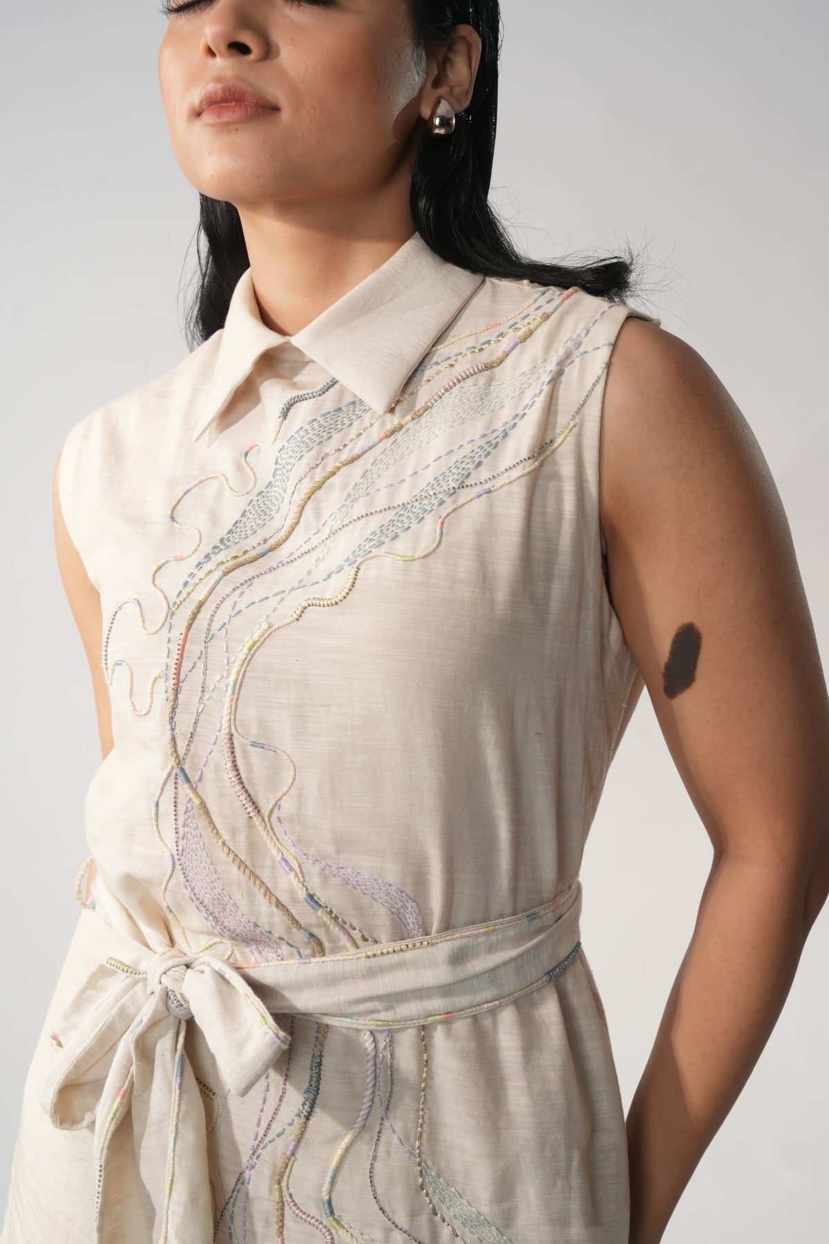 Sleeveless Keyhole Top – Harvest - Beige