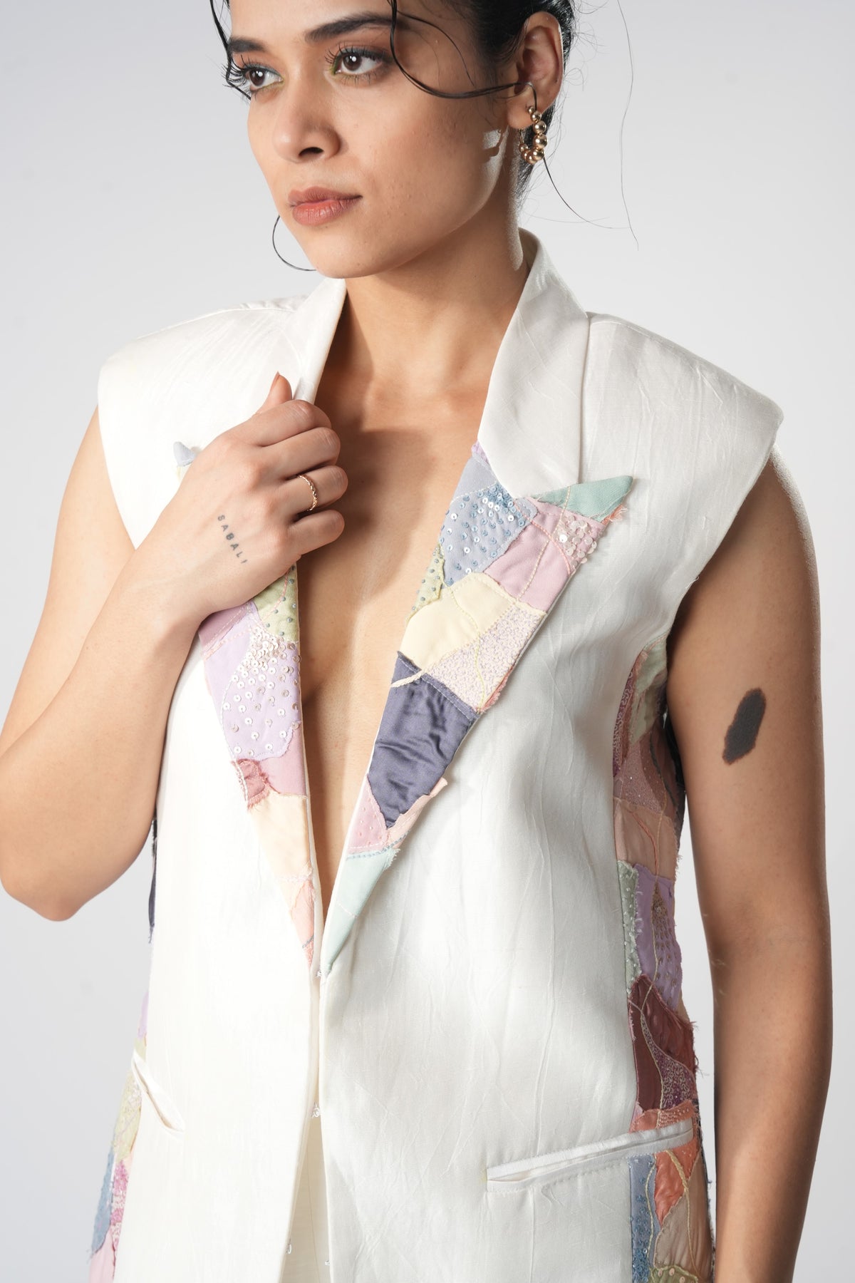Sleeveless Patchwork Longline Blazer – Mosaic - White