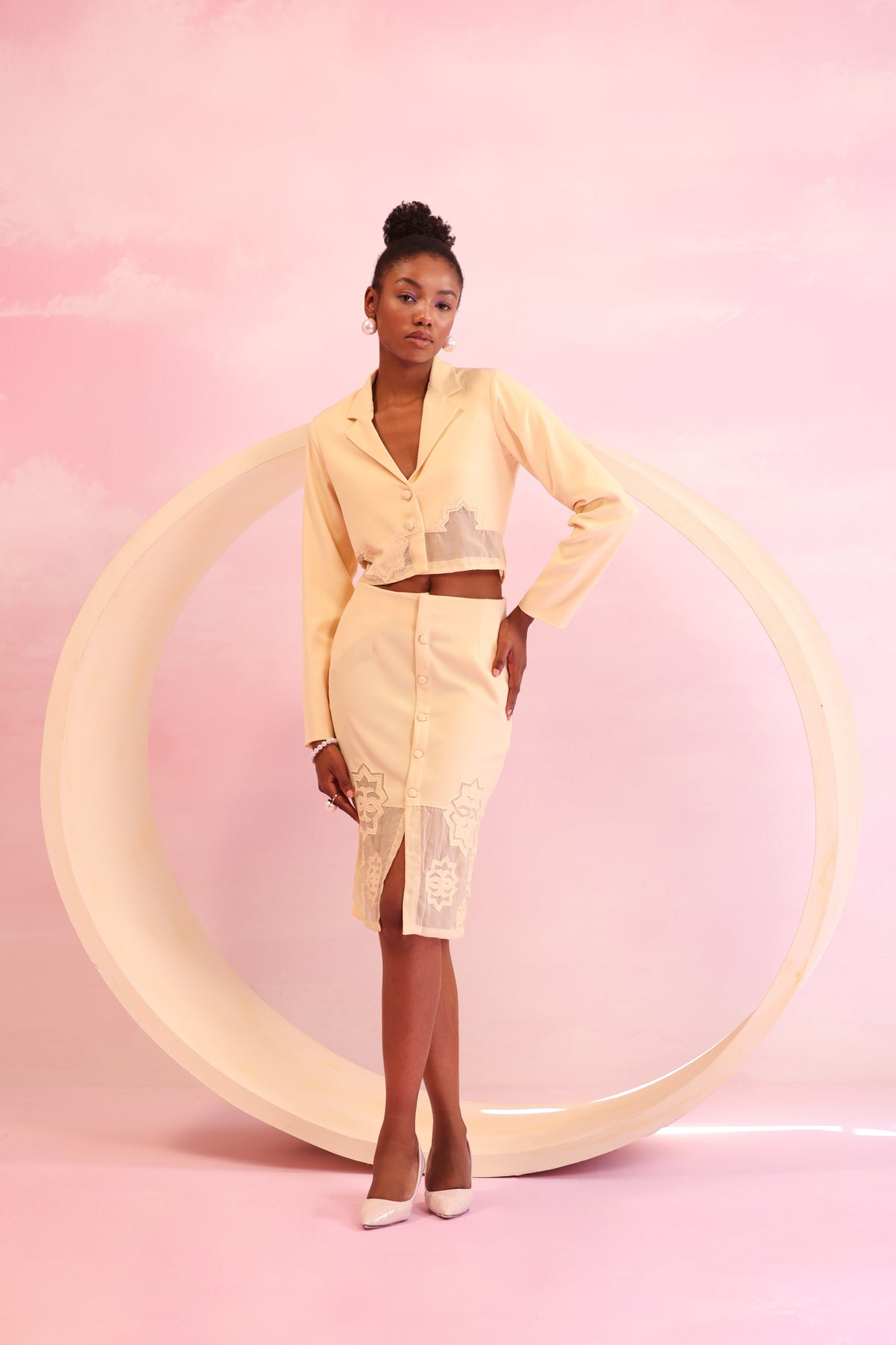 Pearl Edge Crop Blazer – Bloom - Yellow