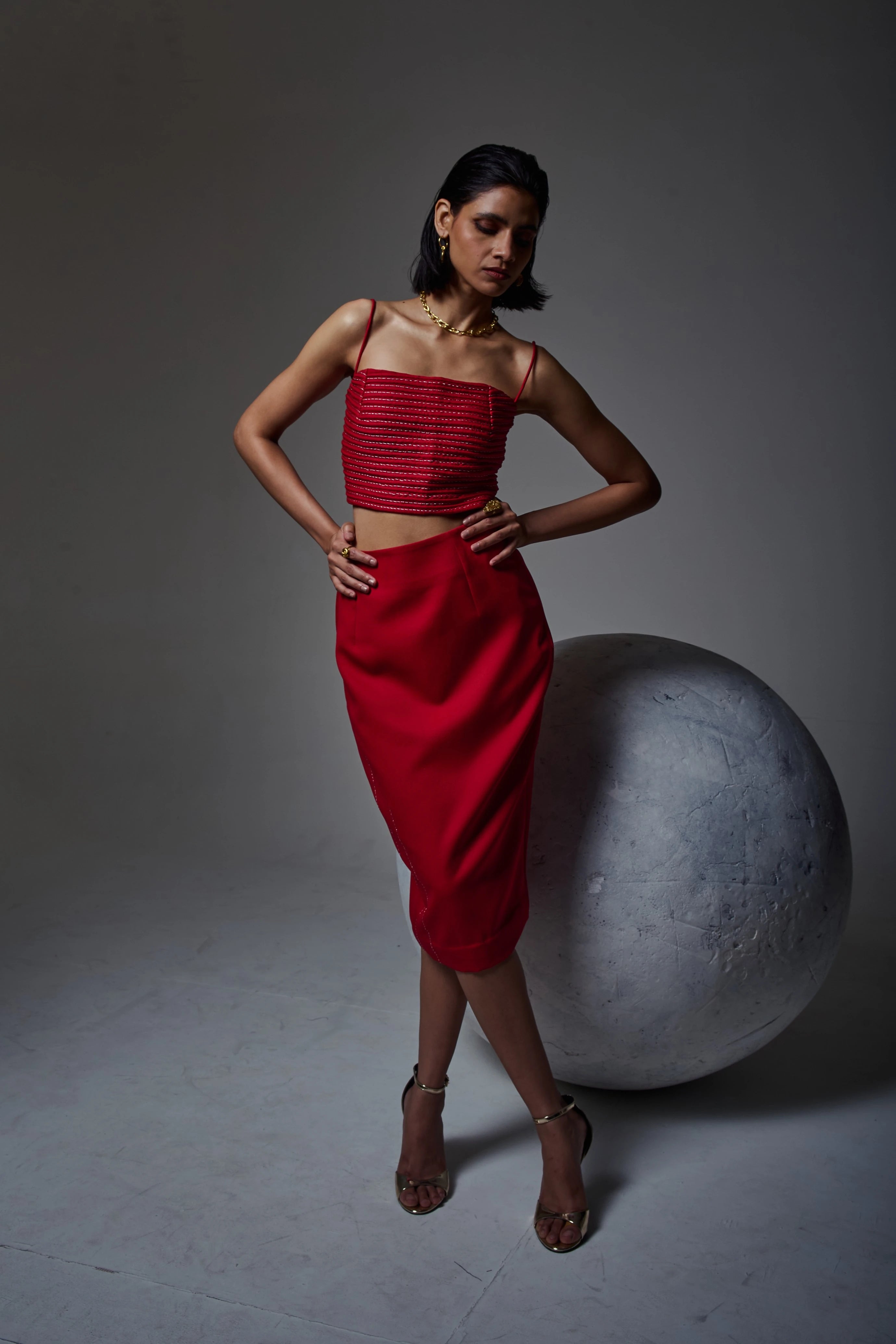 SCULPTED CONTOUR MIDI